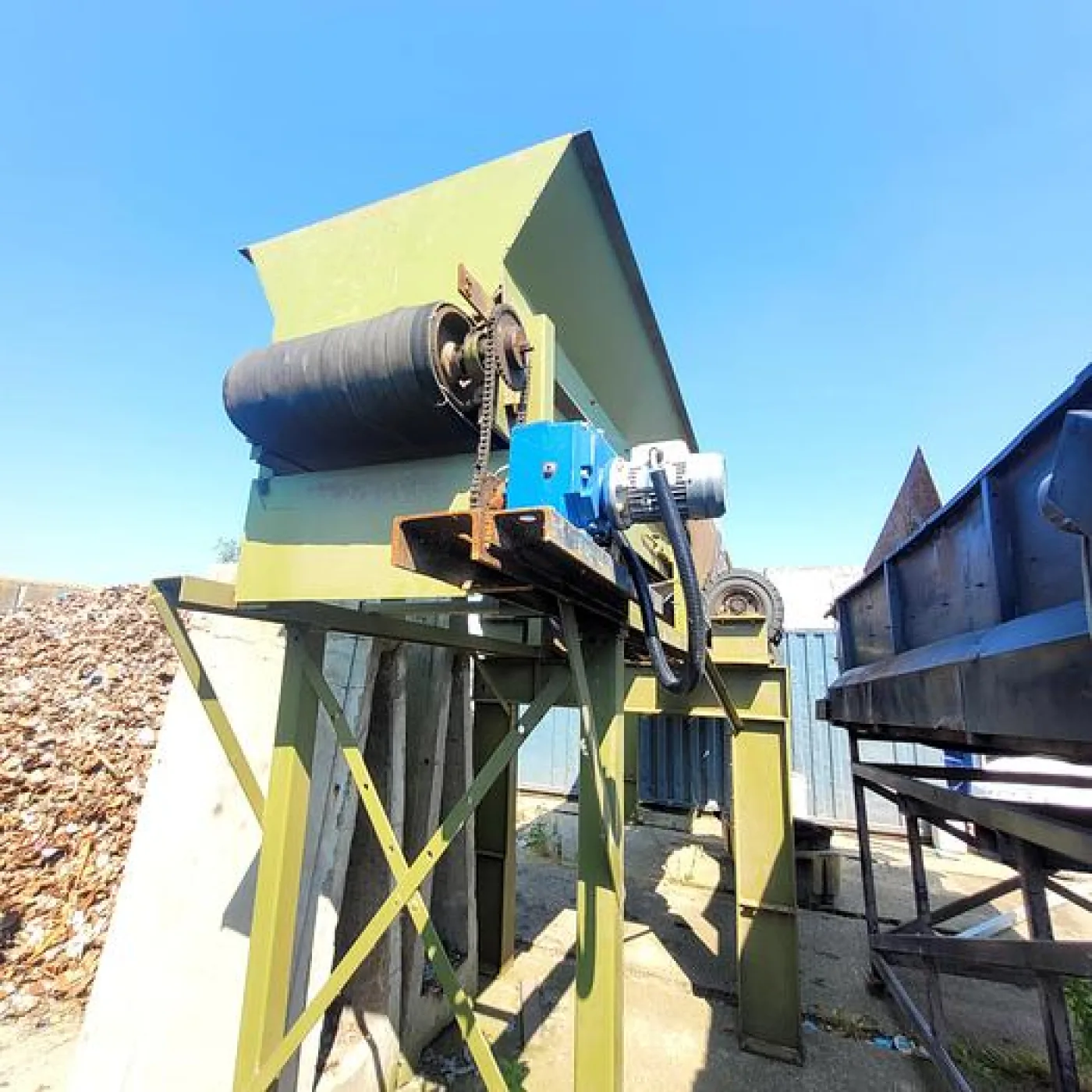 Electrically Driven 4m Long Trommel with 12mm Mesh - 4