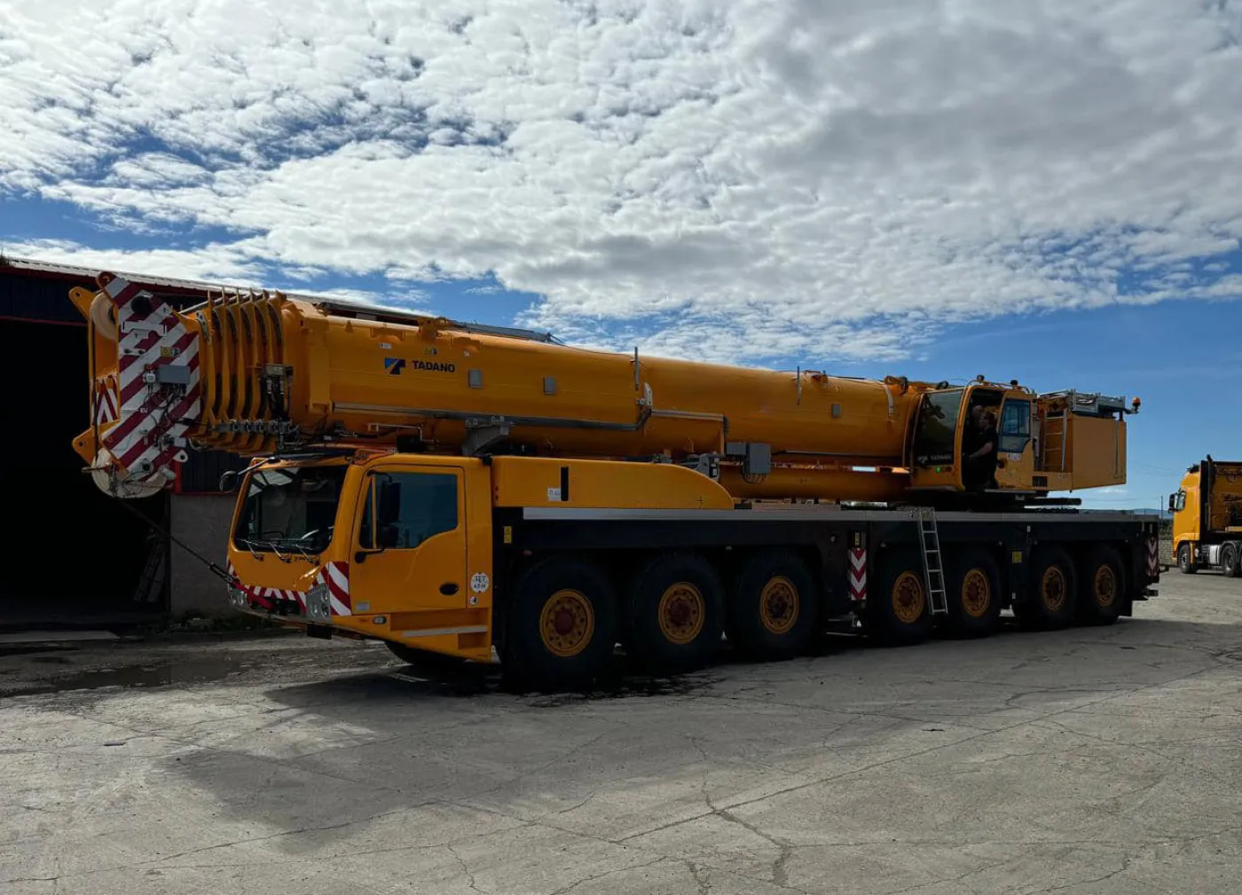 Tadano GR 1000 EX-4 Rough Terrain Crane - 7