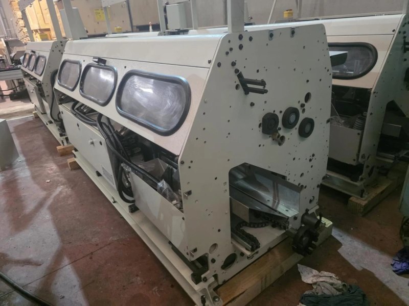 Meccanotecnica Multiplex linea de cosido con 2 Aster 220SA cosedoras alzado y cosido de libros en línea