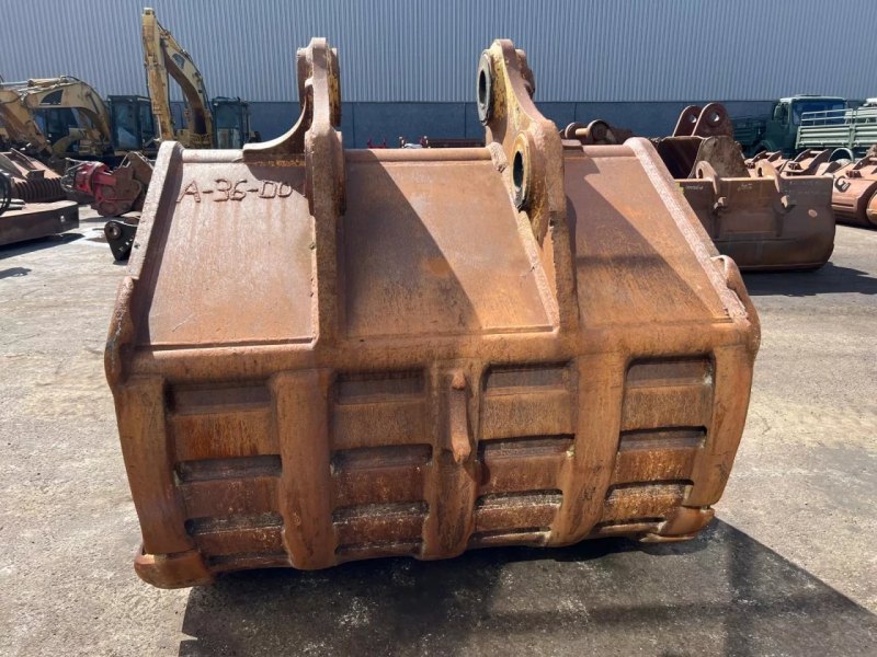 Excavator bucket