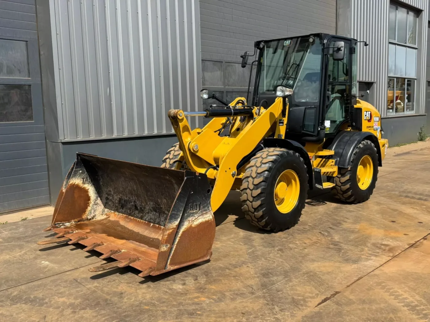 Caterpillar 908M - 2
