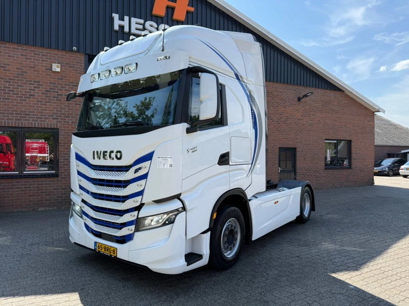 Iveco S-WAY 460 LNG Retarder Leather Upholstery NL Truck APK/TÜV -2027 - Top condition