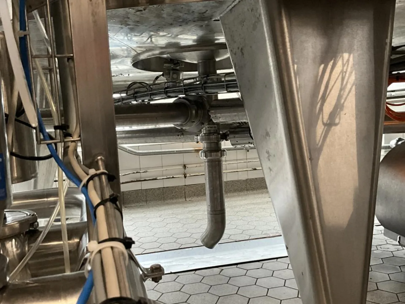 Unknown Stainless Steel Mixing Tank - 8
