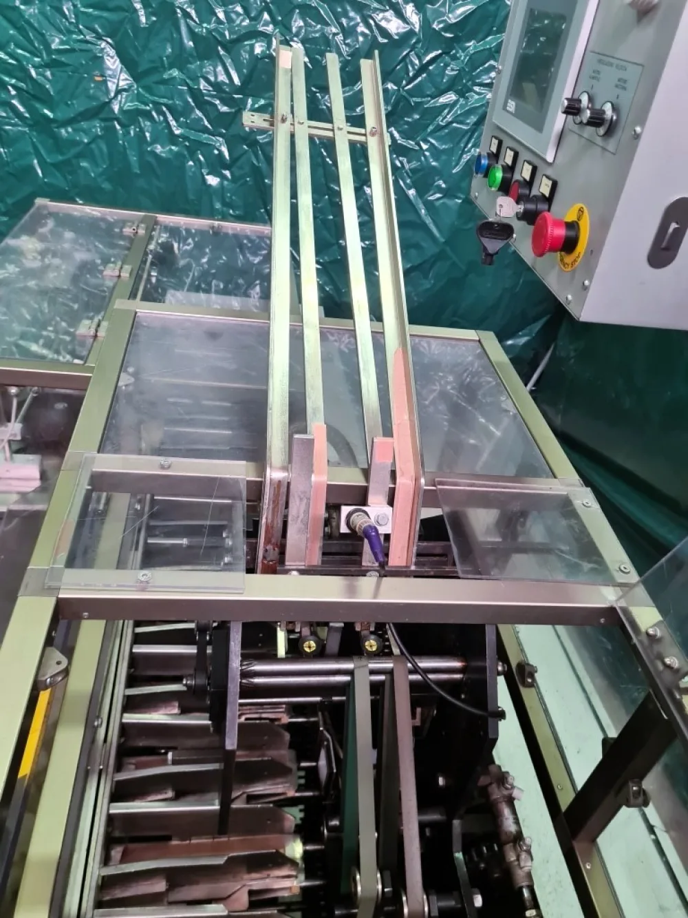ASTUCCIATRICE ORIZZONTALE A MOVIMENTO CONTINUO – ATMA (CAM) – MOD. HF77