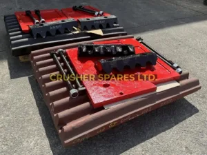 CR005-068-001E | Fixed Jaw Plate | Super-Tooth Mn18%Cr2 |