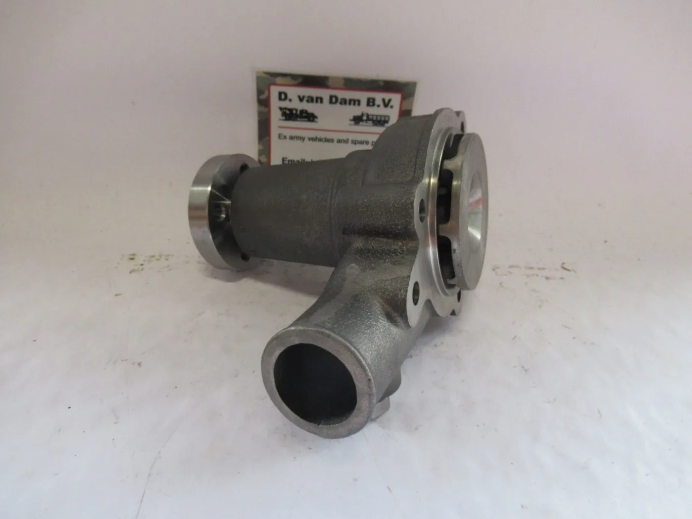 Waterpomp Ford Mutt M151 - 3