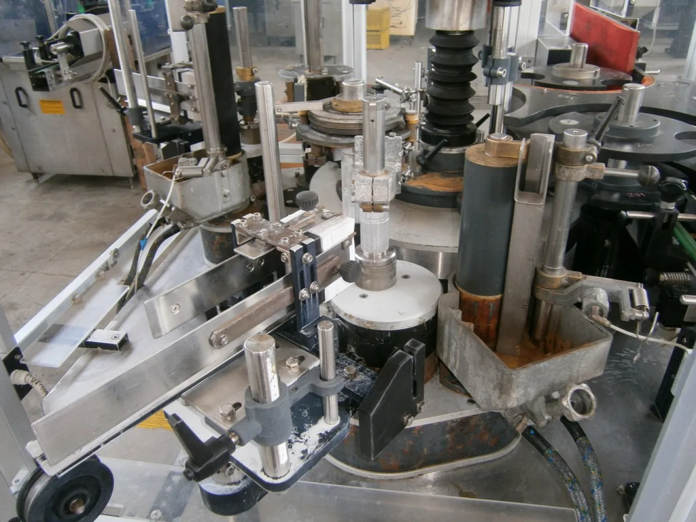 LABELLING GLUE MACHINE CAVAGNINO E GATTI MODEL CG84 FR2/6 SECOND-HAND MACHINE - 7