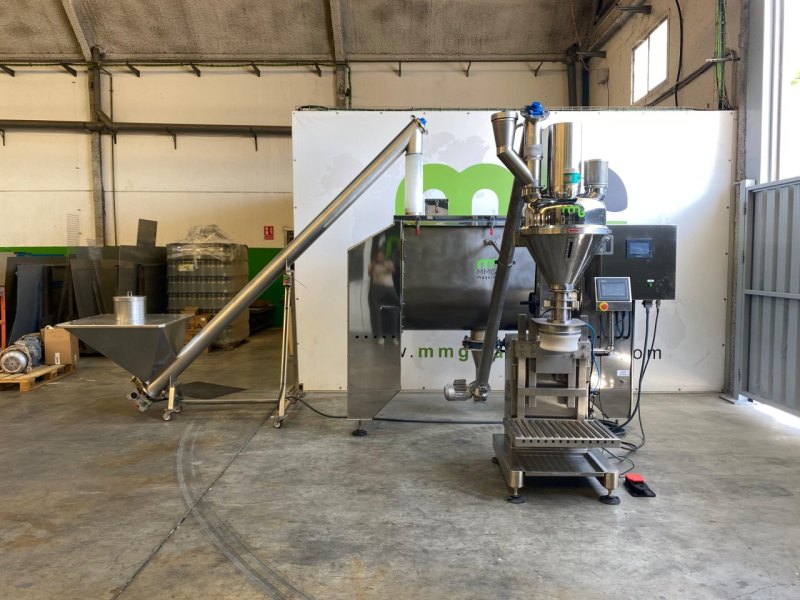 MEZCLADORA HORIZONTAL DE 1.000L CON SINFIN DE CARGA Y SISTEMA DE DOSIFICADO EN SACOS