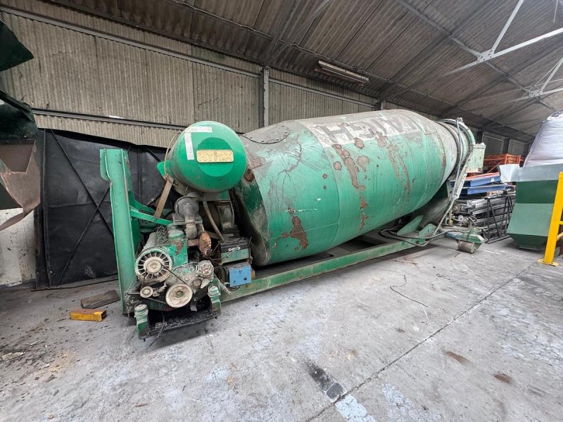 Large Diesel Hooklift Yard Mixer