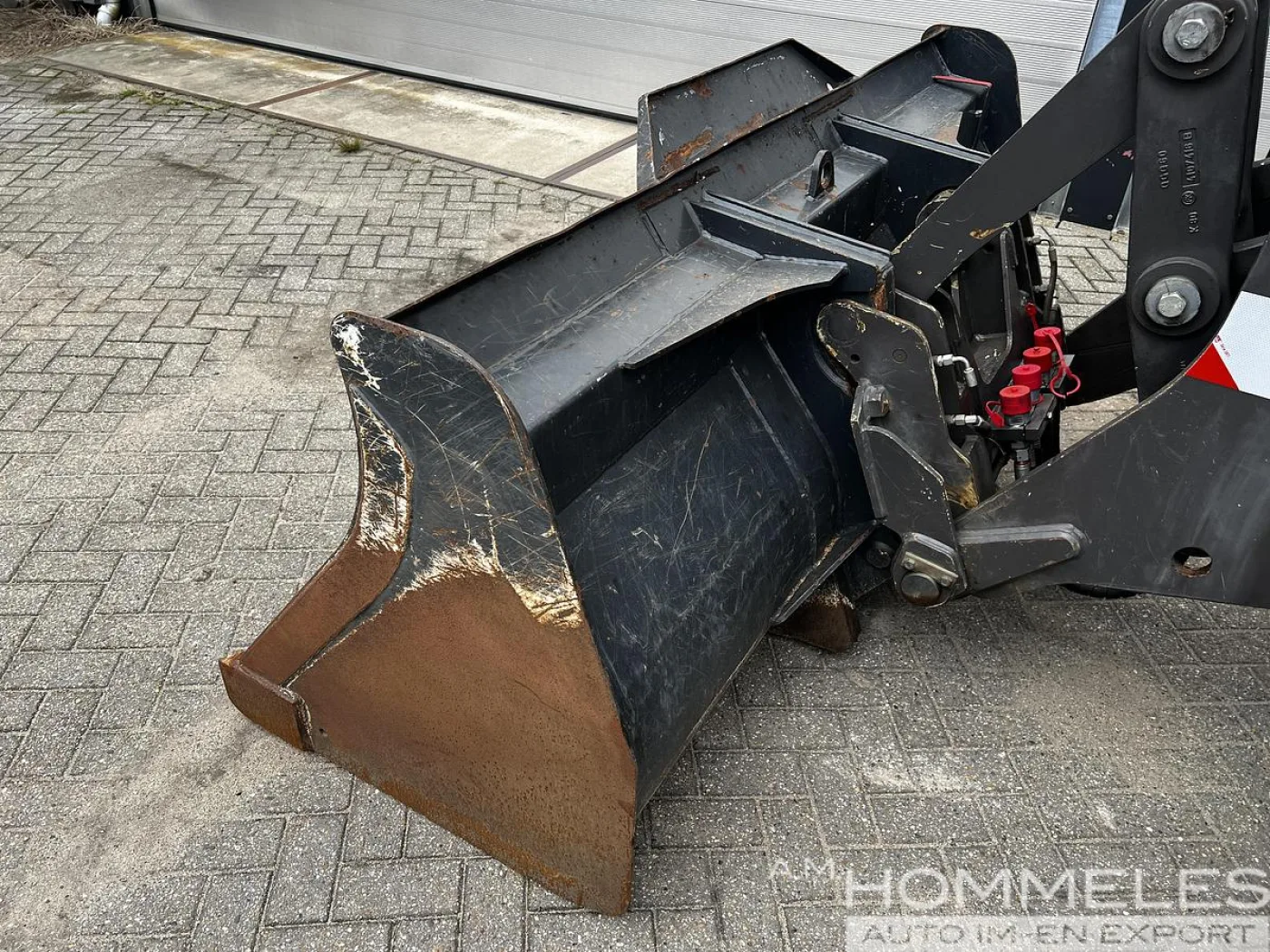 Mecalac BUCKET WITH TEETH 1,5m3 - 5