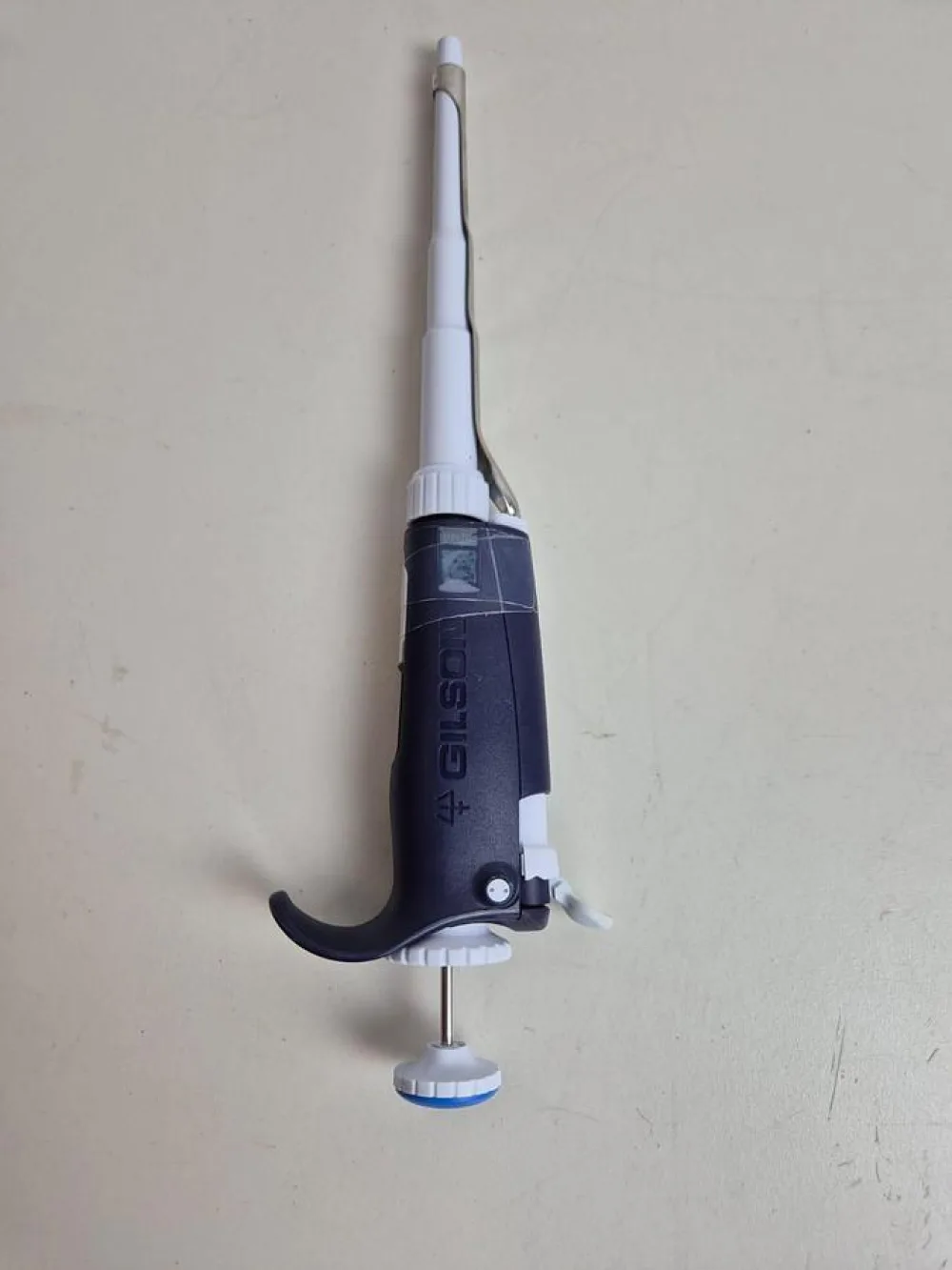 Gilson PIPETMAN L P1000L 100-1000uL Single Channel Pipette Colour-code BLUE