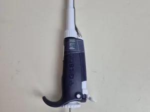 Gilson PIPETMAN L P1000L 100-1000uL Single Channel Pipette Colour-code BLUE