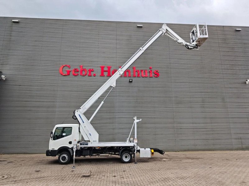 Nissan Cabstar 35.12 NT400 Multitel MJ201