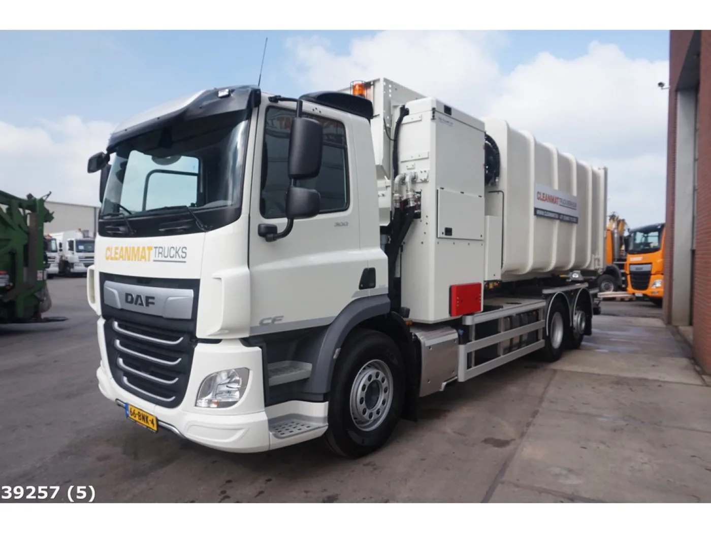 DAF FAN CF 300 - 4