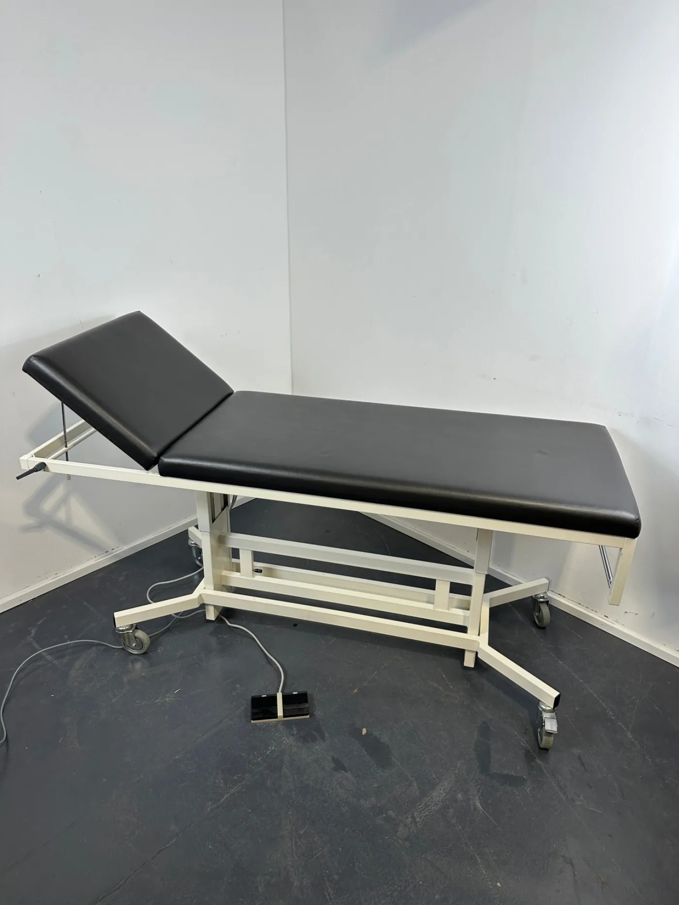 OP-Liege Eron HG-89 E Höhenverstellbar mit Fußschalter - 1