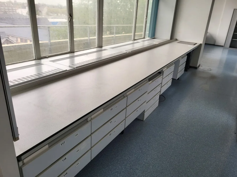 1930 – Used S+B Laboratory weighing table (550 cm)