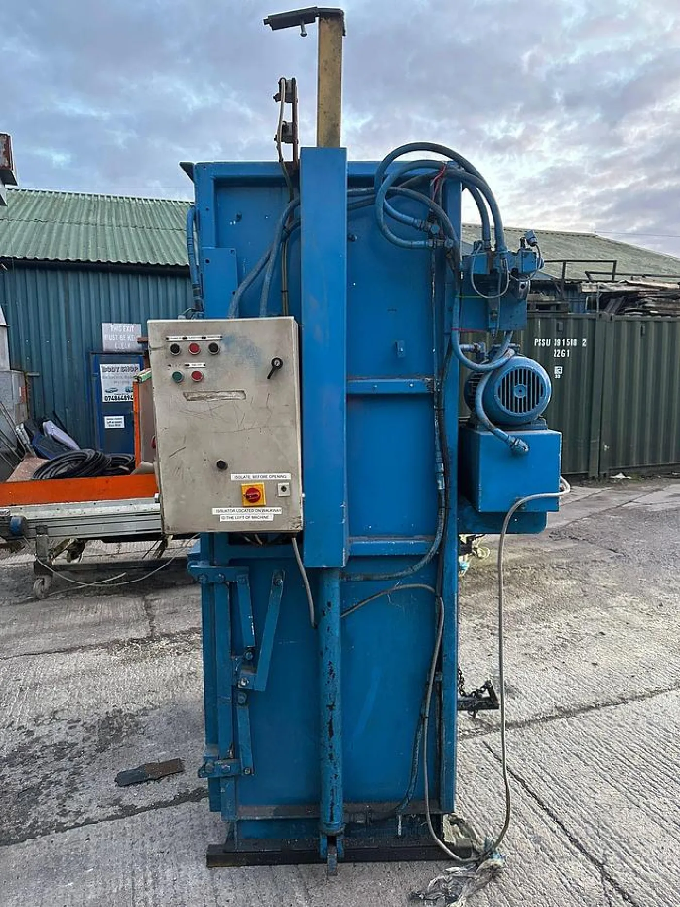 Horizontal Baler - 3
