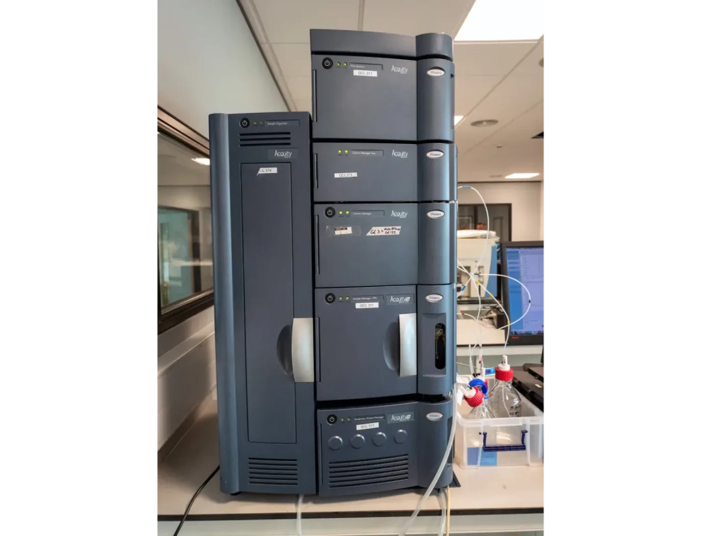 Waters Acquity H-Class UPLC - 1