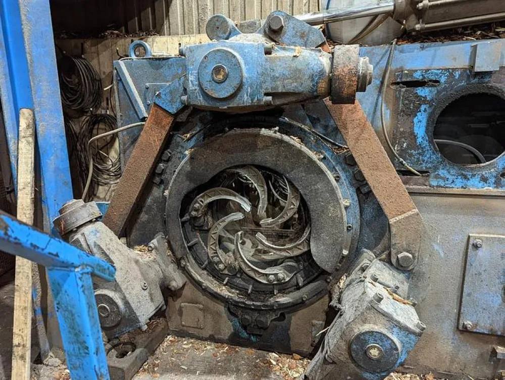 Cambia 610 Debarking Machine