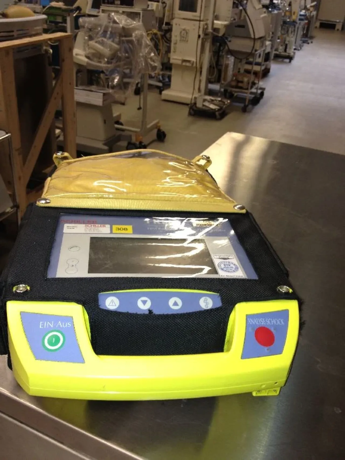 Schiller Fred Defibrillator (AED) - 1