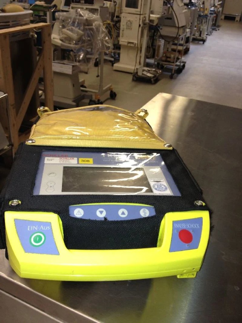 Schiller Fred Defibrillator (AED)