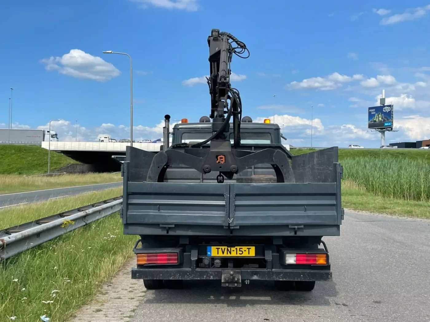 Mercedes Benz 4×2 809D HMF Crane - 8