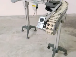 NASTRO TRASPORTATORE A TAPPARELLE CON CURVA A 90° MOTORIZZATO – FLEX-LINK