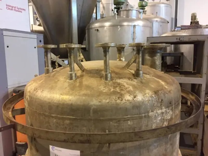 STAINLESS STEEL TANK 316L 850 LITERS MORES2 WORKSHOPS WITH USED HALF CANE