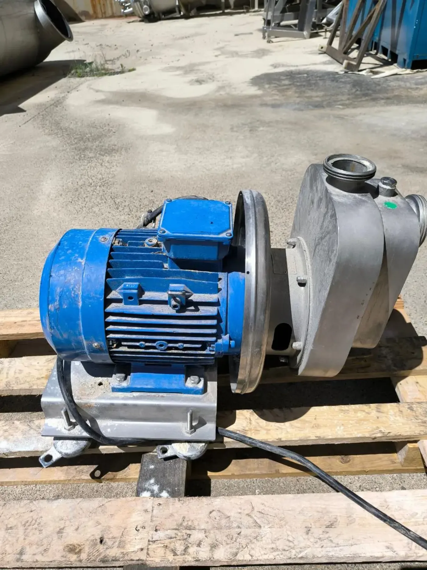 STAINLESS STEEL CENTRIFUGAL PUMP 5.5 KW 2900 RPM - 1