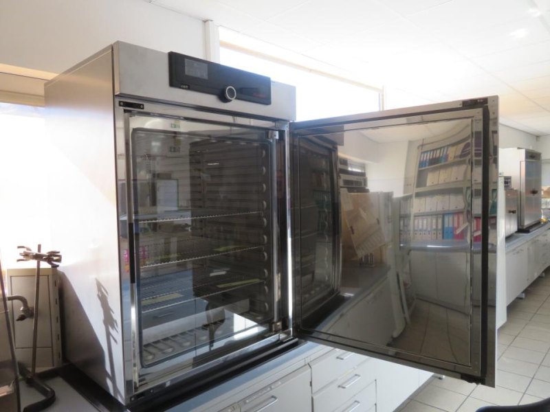 Memmert GmbH and Co. KG Memmert GmbH and Co. KG IN260 Laboratory Incubator- R and D