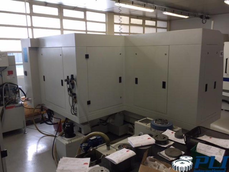 Inter-exter cylindrical grinding machine – GER C-1000 CNC