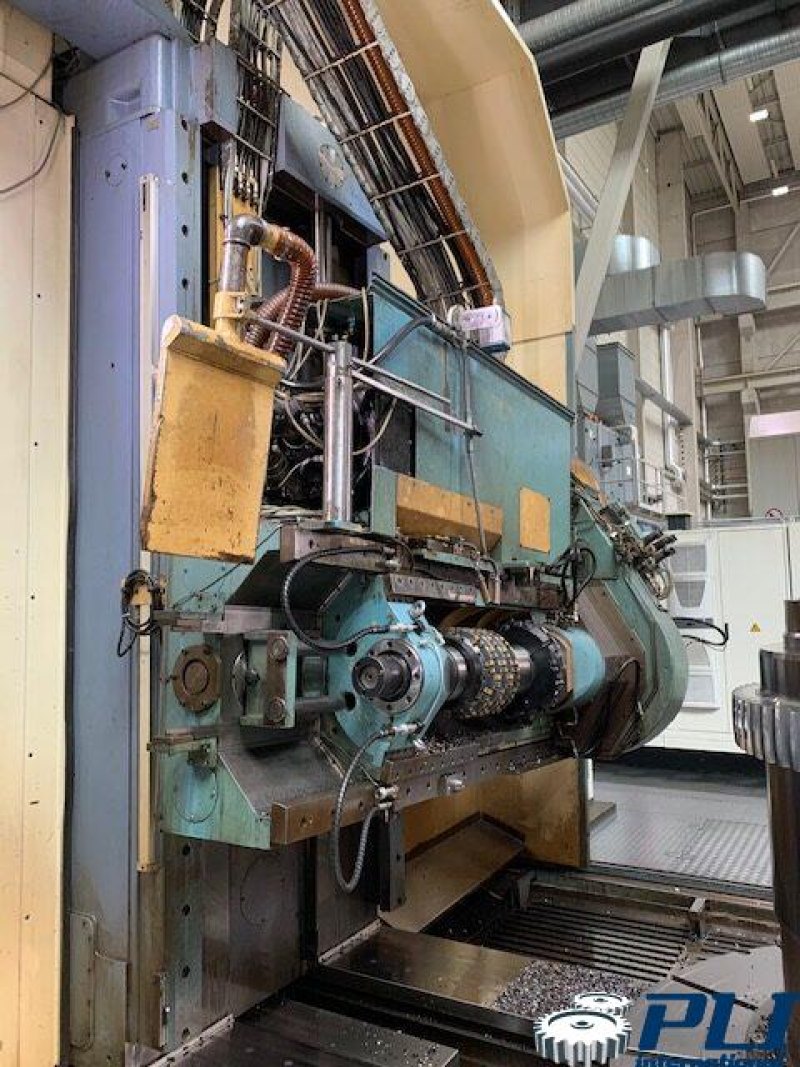 CNC Gear Hobbing Machine – LIEBHERR LC3002