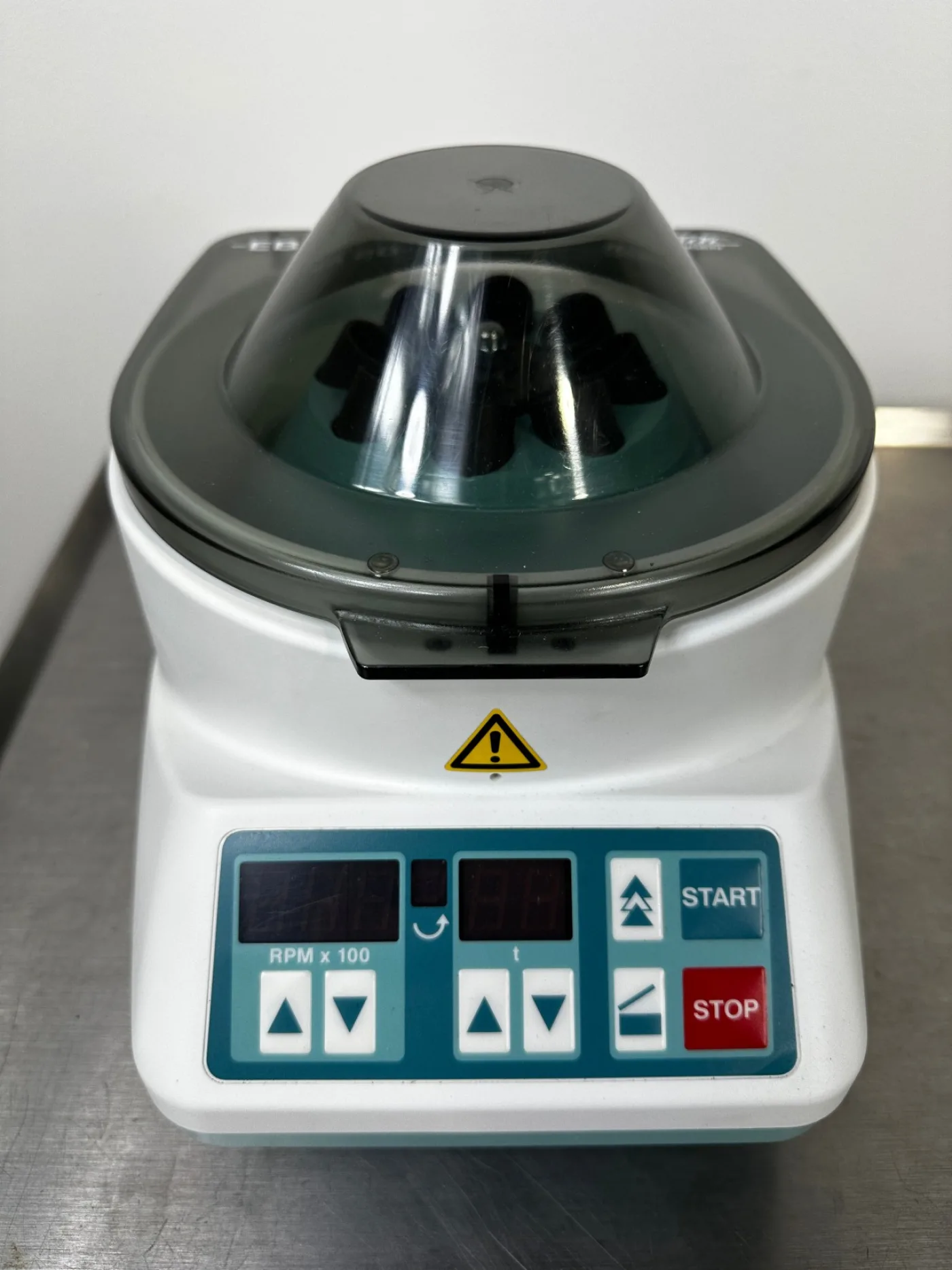 Hettich EBA 20 Zentrifuge - 2