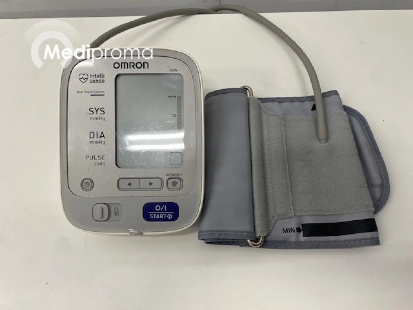Omron M6W Bloeddruk Monitor - 1