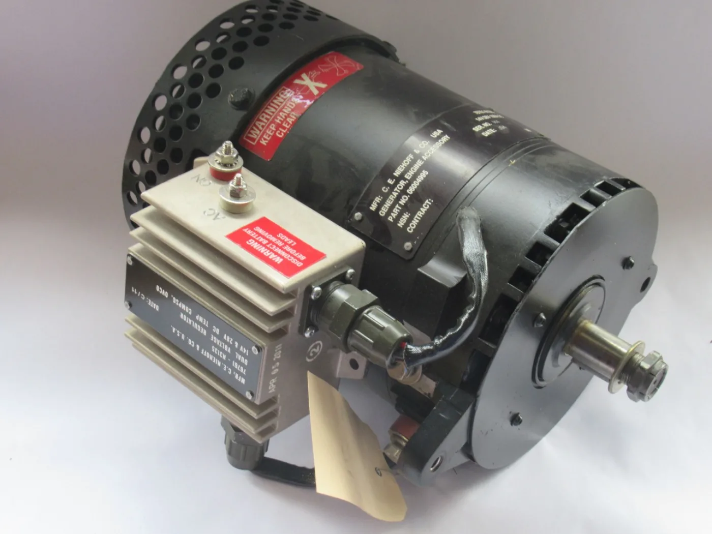 Dynamo 100 Amp 14/24V Duo voltage regelaar - 1