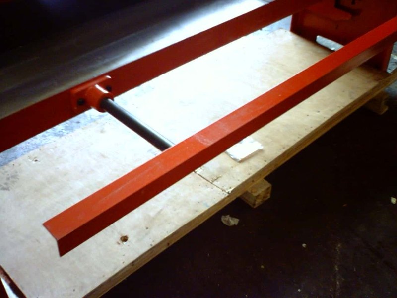 WNS Lever Guillotine 2000mm x 1.2mm Capacity - WNS - W. Neal Services Ltd