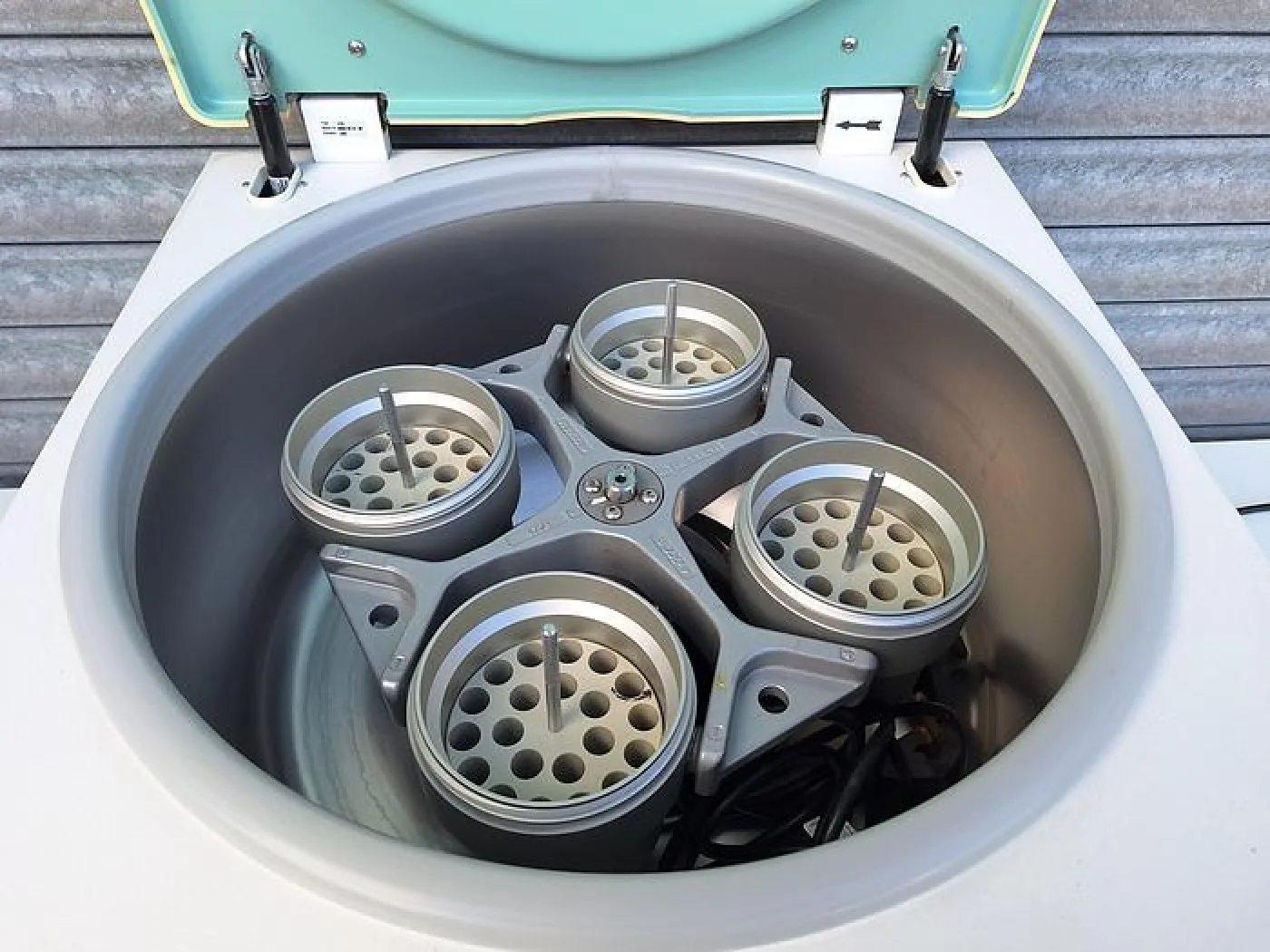 Hettich Rotina 420 Centrifuge - 6