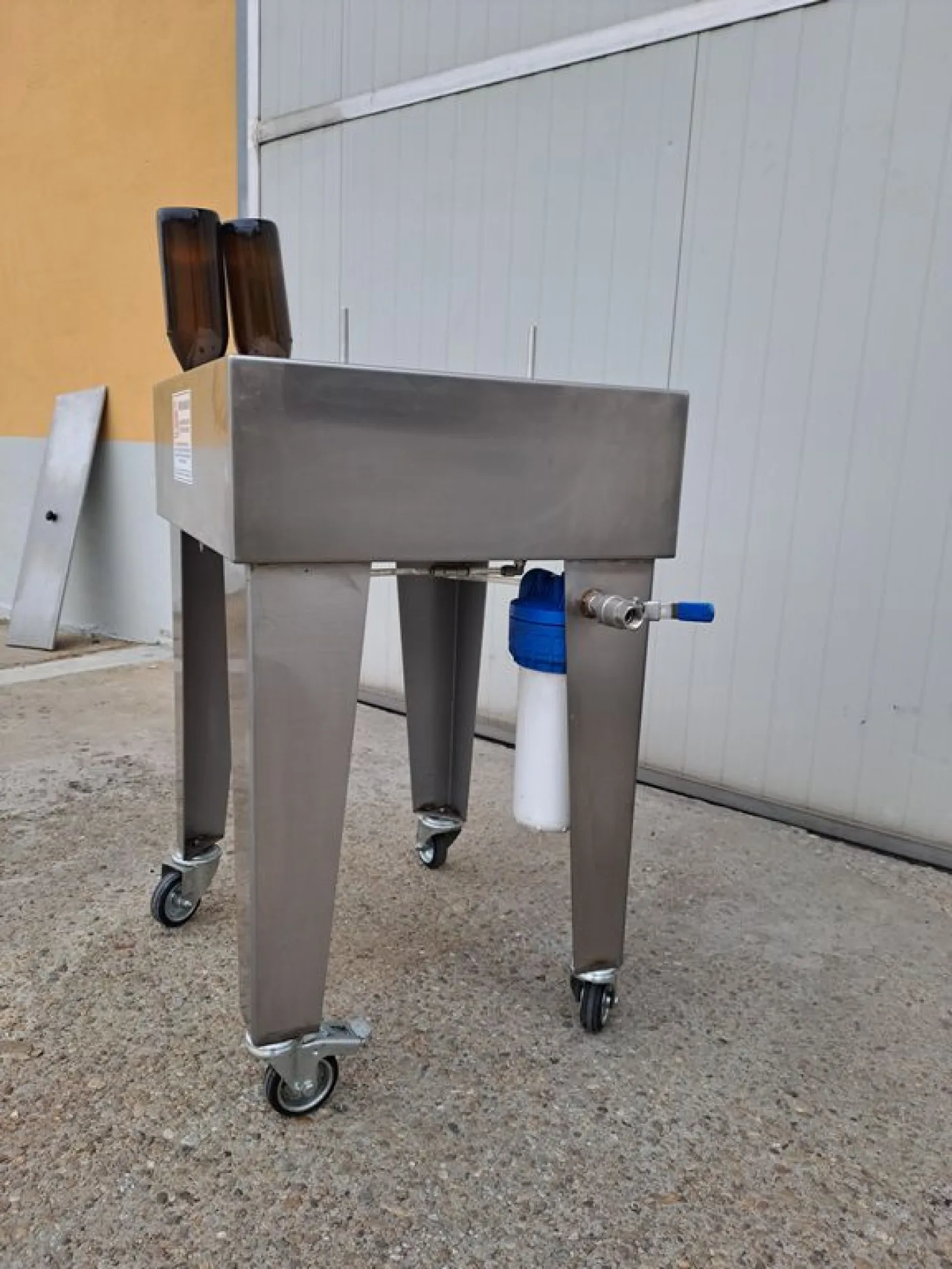 STAINLESS STEEL SEMIAUTOMATIC RINSING MACHINE, “MOD MF” WITH 2 WATER RINSING NOZZLES, SECOND HAND MACHINE - 2