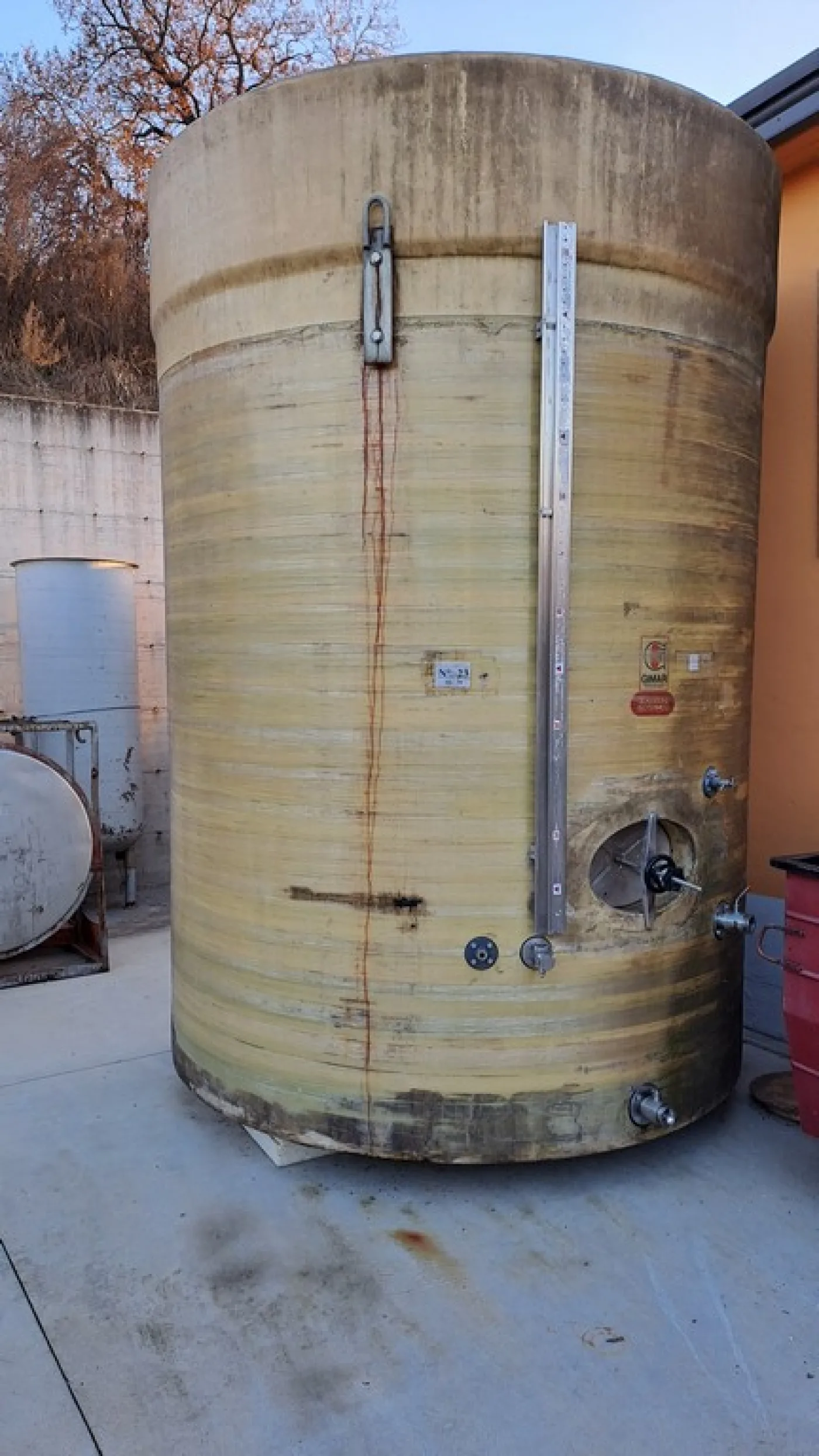 FIBERGLASS TANK BRAND GIMAR CAPACITY LITERS HL 70 ABOUT STORAGE MODEL WITH TOTAL INSULATION, SECOND-HAND EQUIPMENT - 2