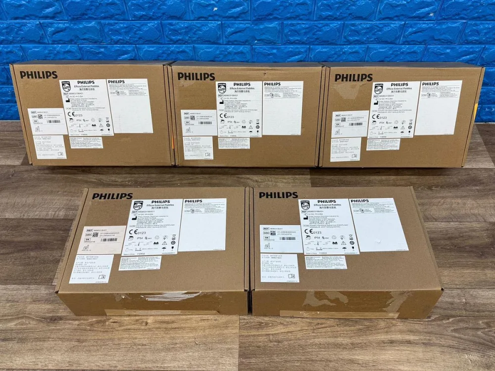 Philips Efficia External Paddles Reference: 989803196431 YOM: 2025 -5 Units