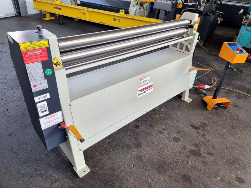 Motorische 3-Walzen Blechrundbiegemaschine RM 1550 x 90