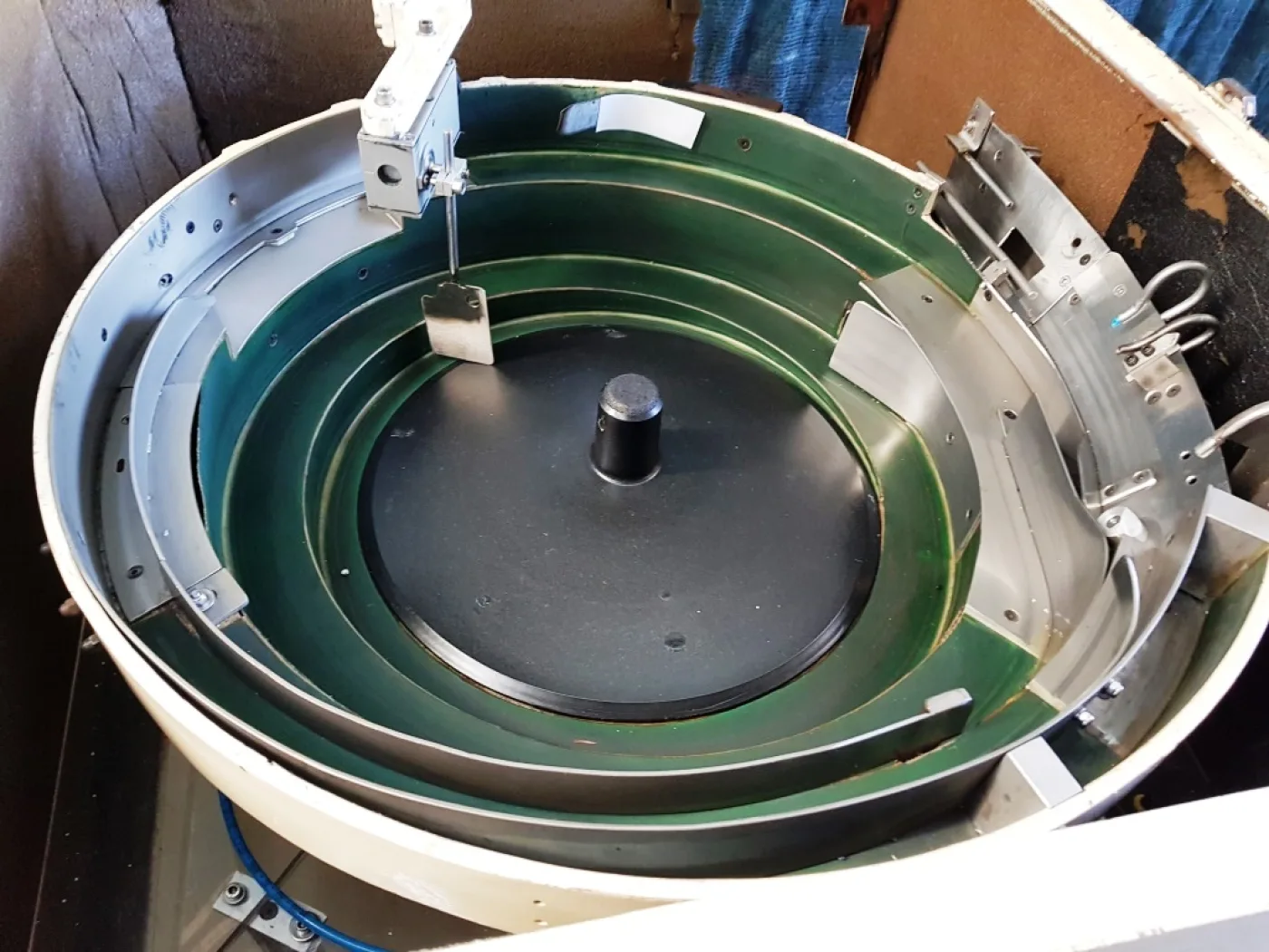 ALIMENTATORE VIBRANTE A TAZZA – BERNAY - 2