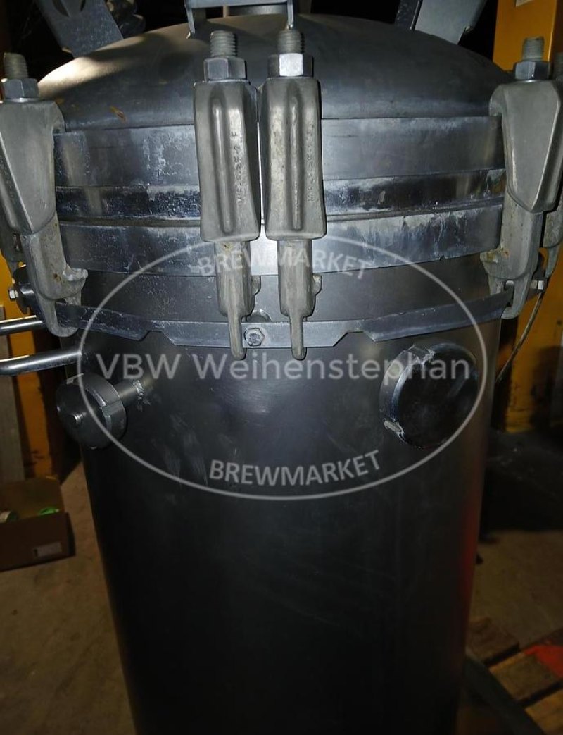 Filter housing