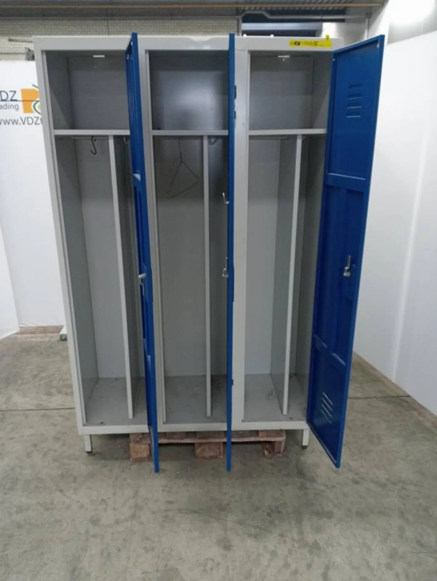 Locker - 4