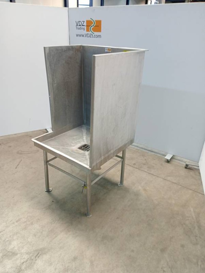 Head wash cabinet