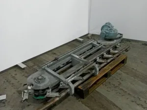 Lift conveyor empty hooks