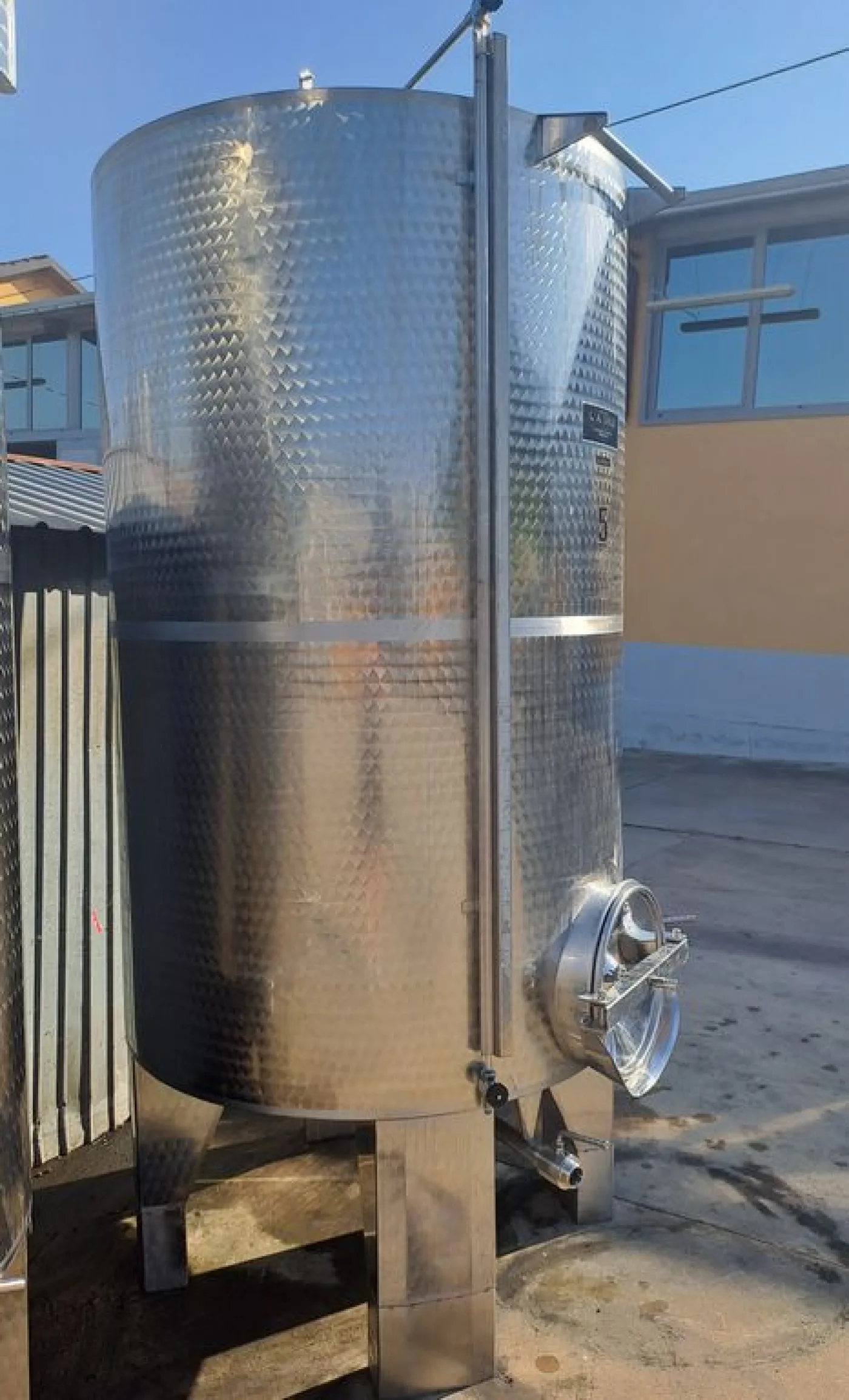STAINLESS STEEL TANKS L.A. INOX FIRM, CAPACITY 2500 LITRES (25 HL), STORAGE/WINEMAKING MODEL WITH CONICAL BOTTOM - 4
