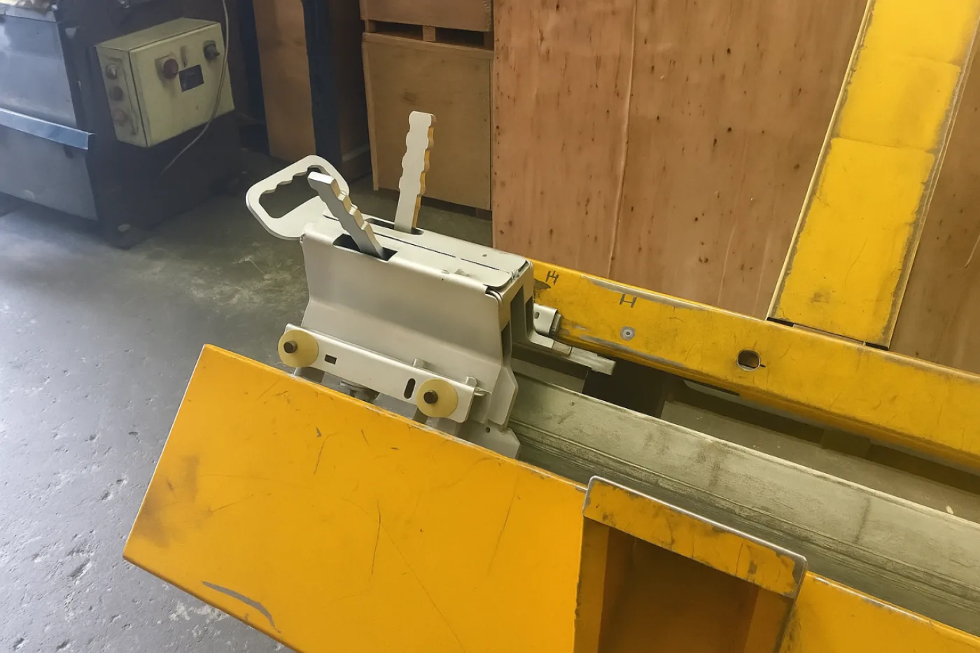 Pilot Guide Carriage Compatible With RAS Ductseamers & Ductzippers - WNS - W. Neal Services Ltd - 7