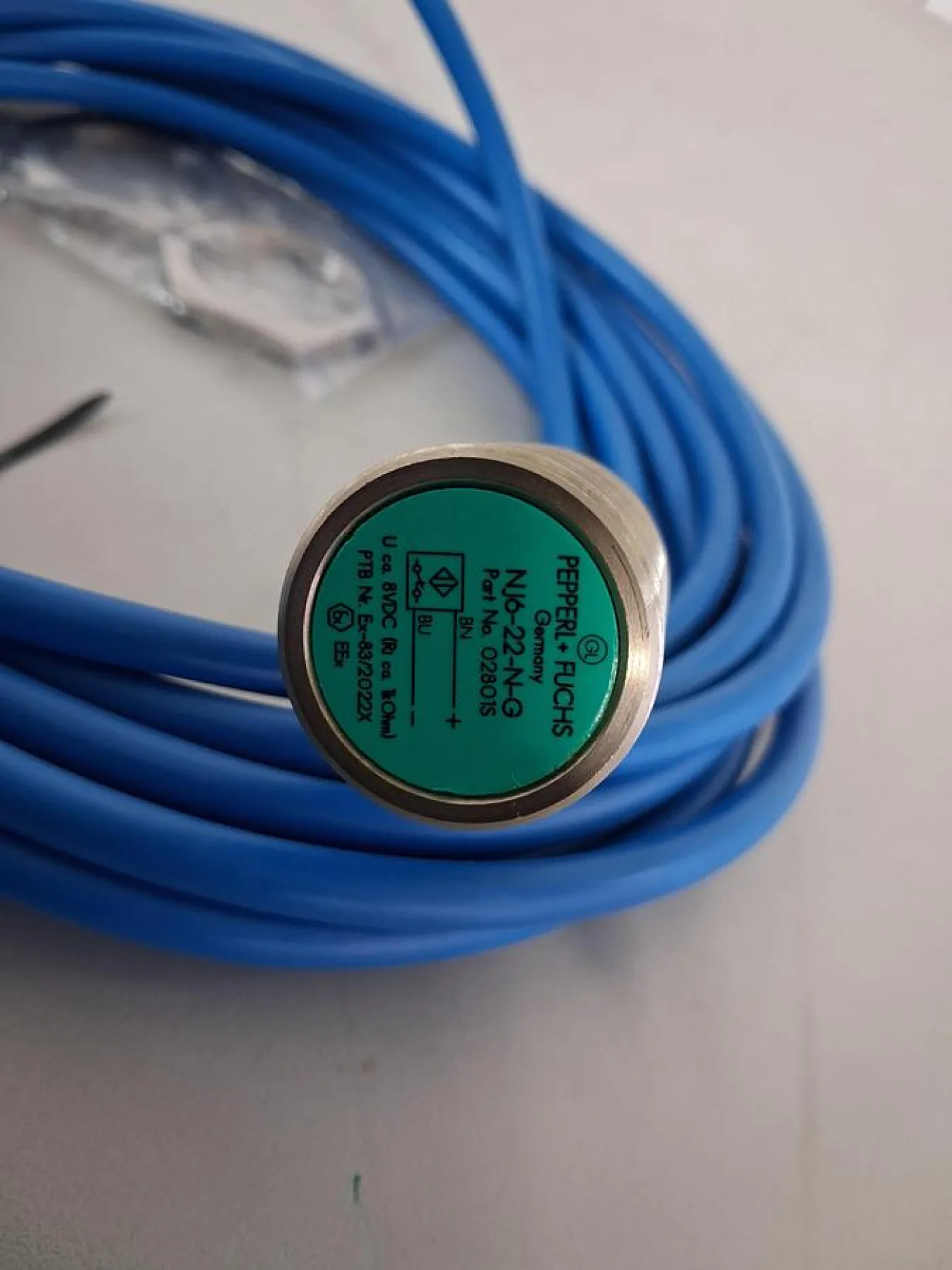 Pepperl+Fuchs NJ2-12GM40-E2-V1 Induktiver Näherungssensor - 4