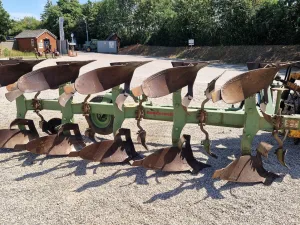 Dowdeswell DP1 5 Furrow plough
